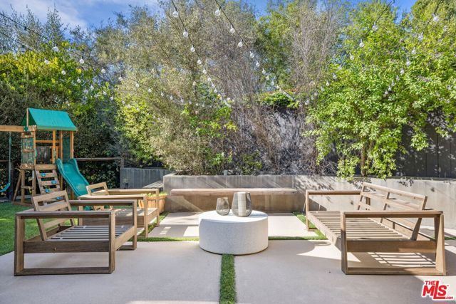 2450 Nalin Drive, Los Angeles, CA 90077