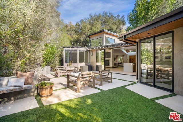 2450 Nalin Drive, Los Angeles, CA 90077