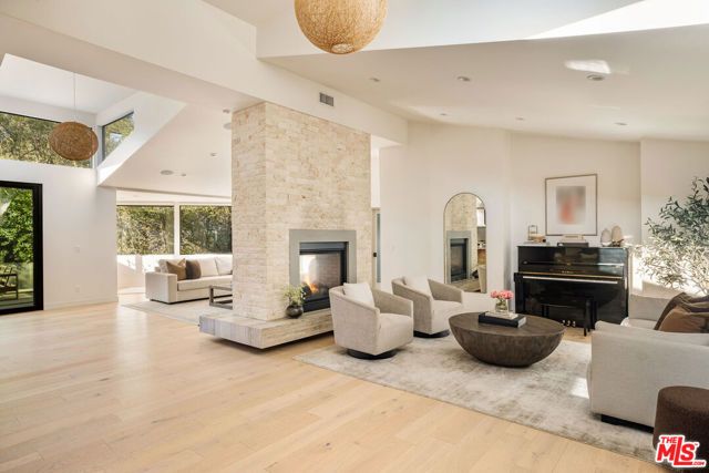 2450 Nalin Drive, Los Angeles, CA 90077
