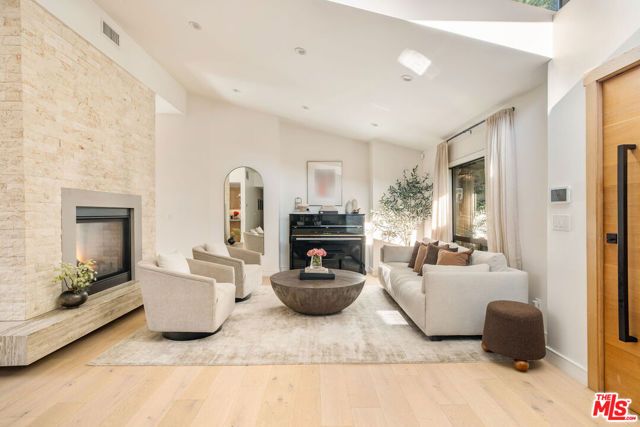 2450 Nalin Drive, Los Angeles, CA 90077