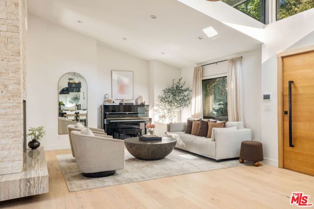 2450 Nalin Drive, Los Angeles, CA 90077