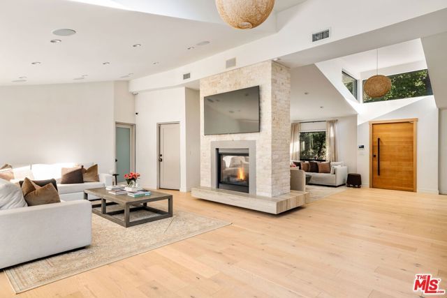 2450 Nalin Drive, Los Angeles, CA 90077