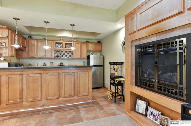 4918 Fountain Drive, Papillion, NE 68133