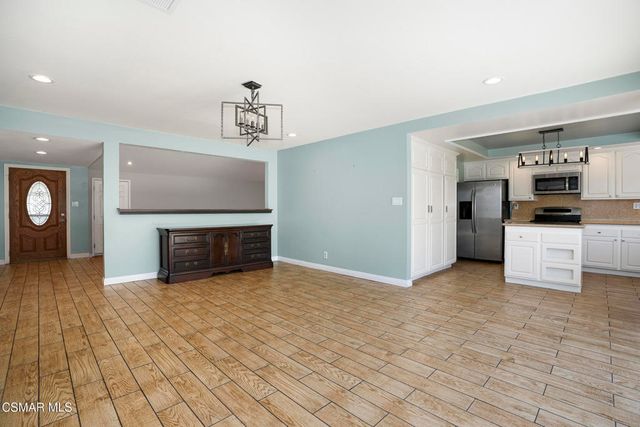 2482 Gayle Place, Simi Valley, CA 93065