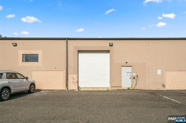 60 Commerce Way B, Hackensack, NJ 07601