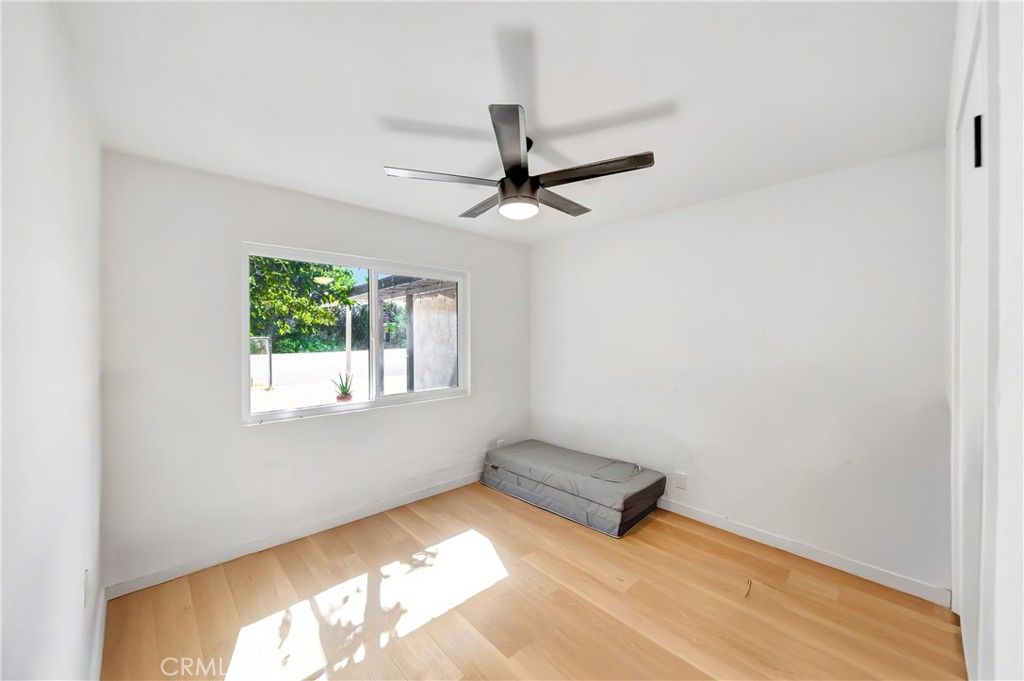 Image 10 of property listing at 38625 Sumac, Palmdale, CA 93550