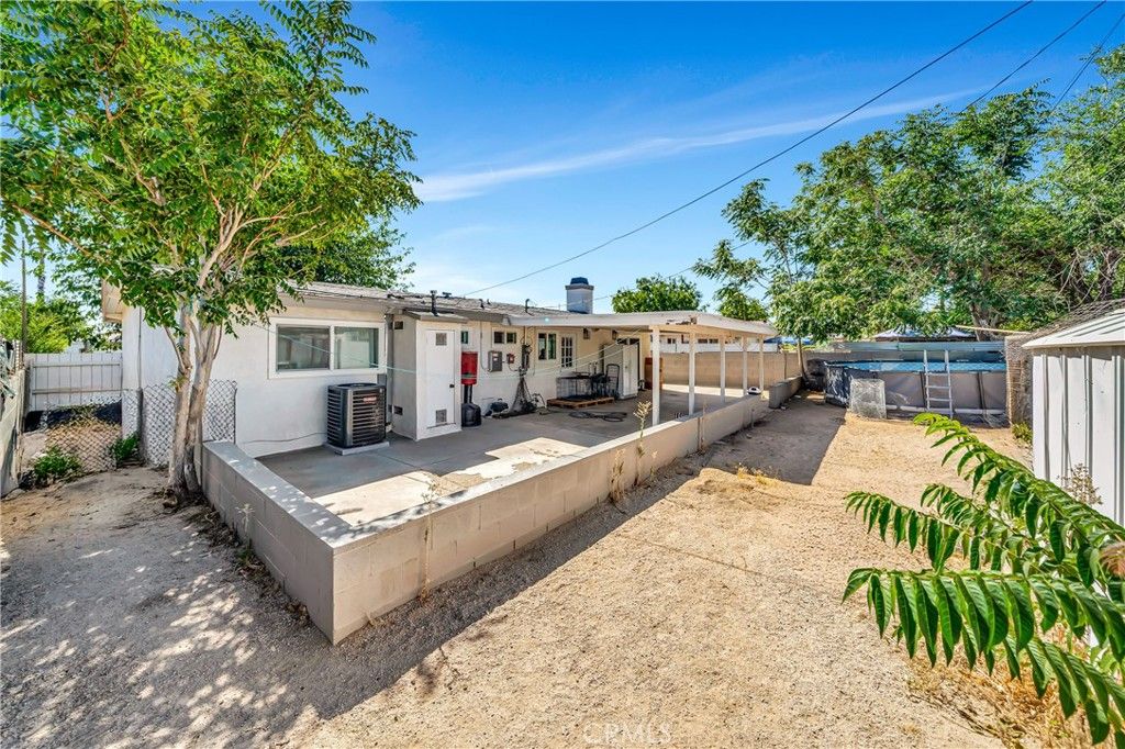 Image 22 of property listing at 38625 Sumac, Palmdale, CA 93550