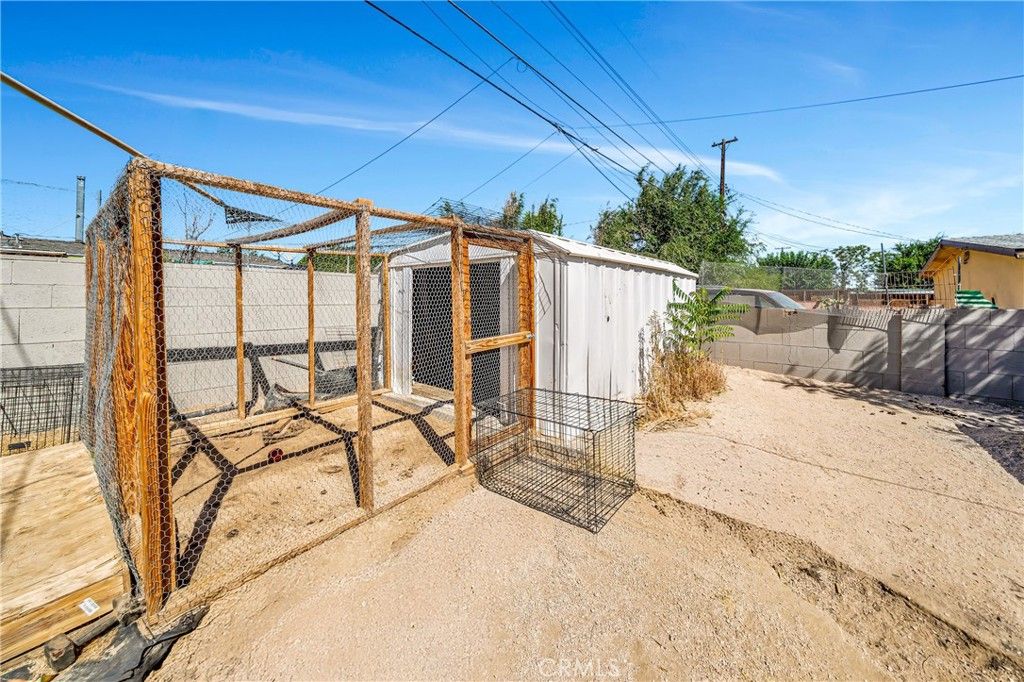 Image 23 of property listing at 38625 Sumac, Palmdale, CA 93550