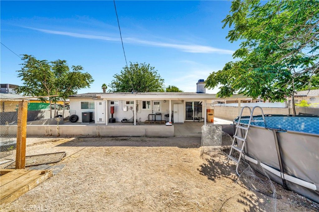 Image 25 of property listing at 38625 Sumac, Palmdale, CA 93550