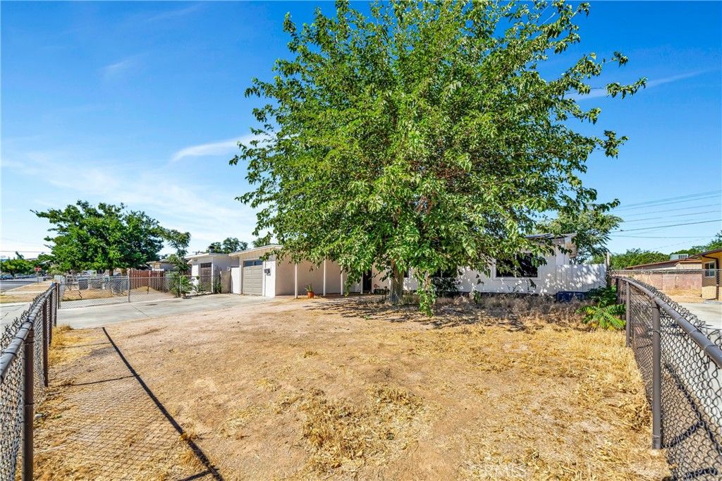Image 26 of property listing at 38625 Sumac, Palmdale, CA 93550