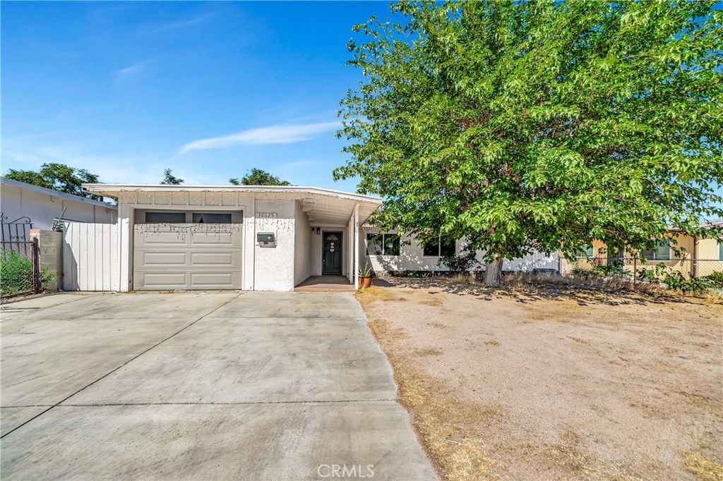 Image 28 of property listing at 38625 Sumac, Palmdale, CA 93550