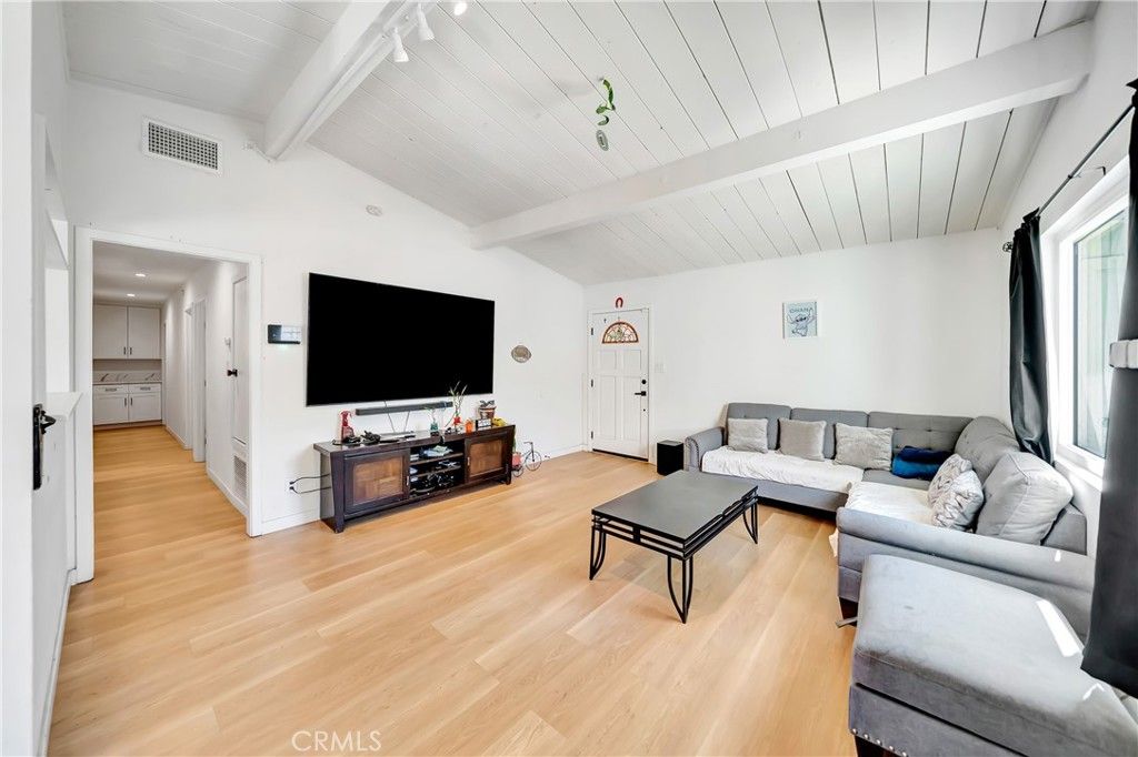 Image 6 of property listing at 38625 Sumac, Palmdale, CA 93550