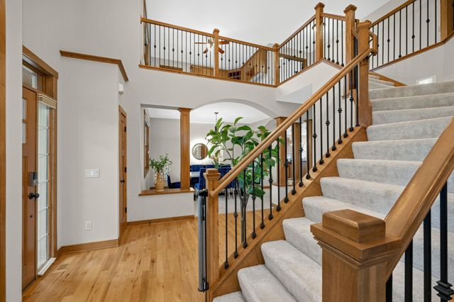 10590 Watersedge Lane, Woodbury, MN 55129