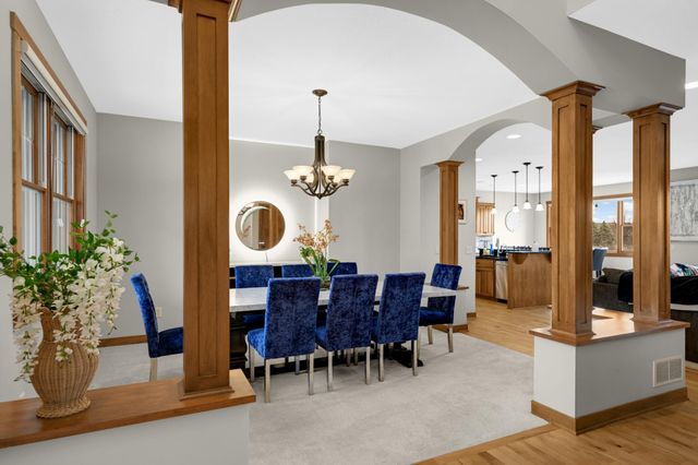 10590 Watersedge Lane, Woodbury, MN 55129