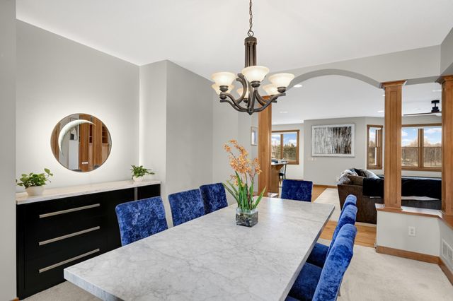 10590 Watersedge Lane, Woodbury, MN 55129