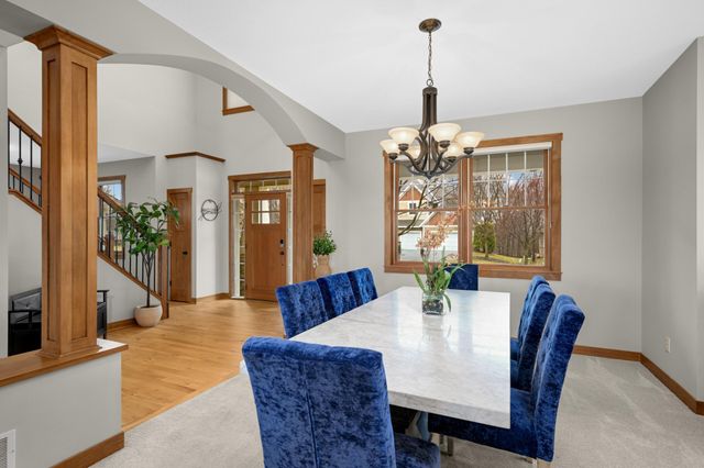 10590 Watersedge Lane, Woodbury, MN 55129