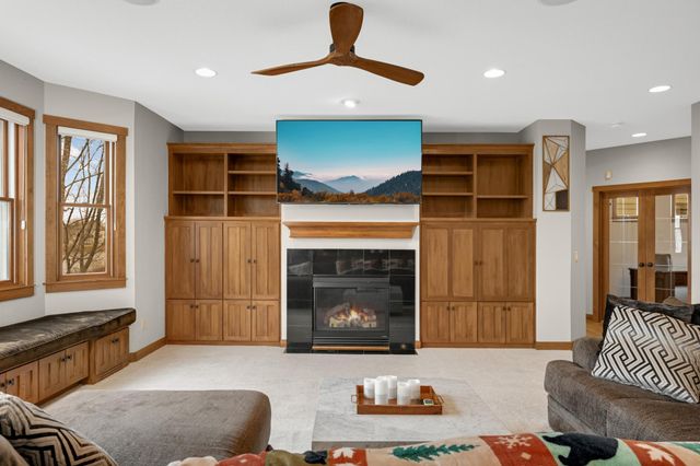 10590 Watersedge Lane, Woodbury, MN 55129