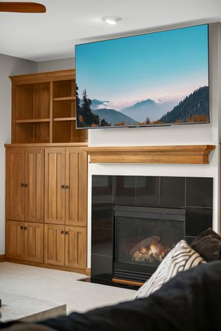 10590 Watersedge Lane, Woodbury, MN 55129