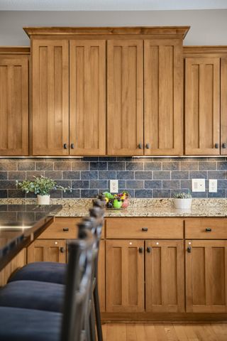 10590 Watersedge Lane, Woodbury, MN 55129