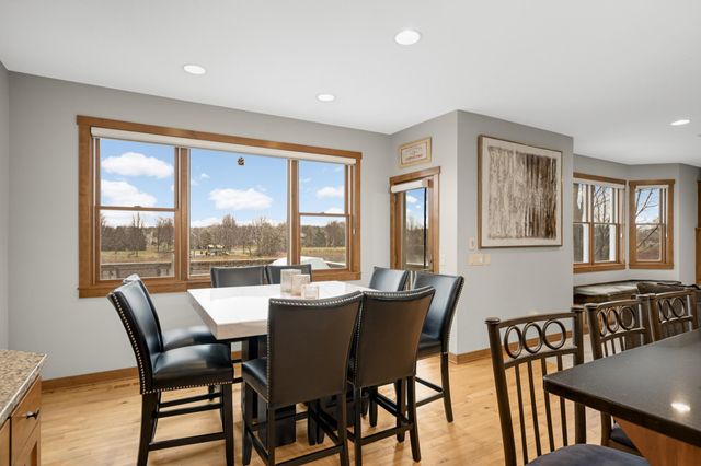 10590 Watersedge Lane, Woodbury, MN 55129