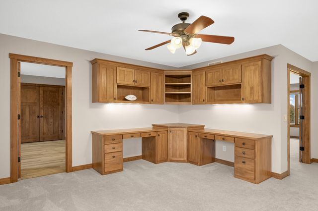 10590 Watersedge Lane, Woodbury, MN 55129