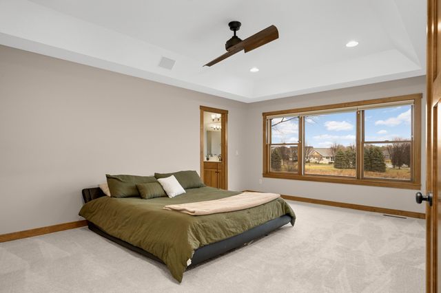 10590 Watersedge Lane, Woodbury, MN 55129