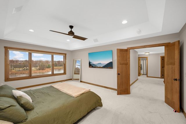 10590 Watersedge Lane, Woodbury, MN 55129