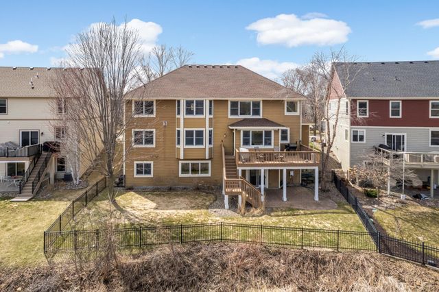 10590 Watersedge Lane, Woodbury, MN 55129