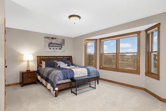 10590 Watersedge Lane, Woodbury, MN 55129