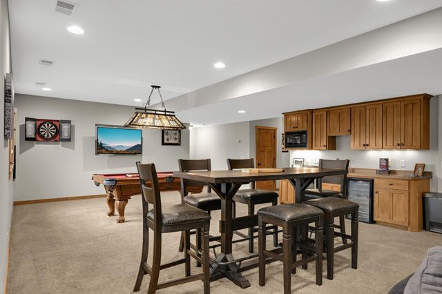 10590 Watersedge Lane, Woodbury, MN 55129