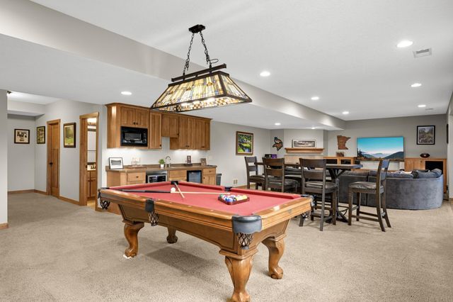 10590 Watersedge Lane, Woodbury, MN 55129