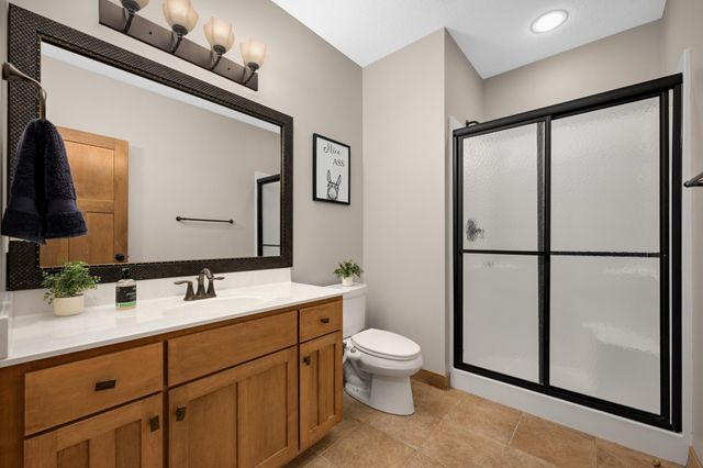 10590 Watersedge Lane, Woodbury, MN 55129