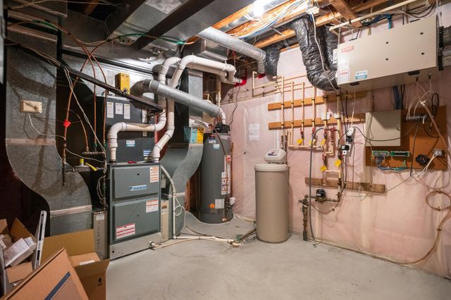 10590 Watersedge Lane, Woodbury, MN 55129