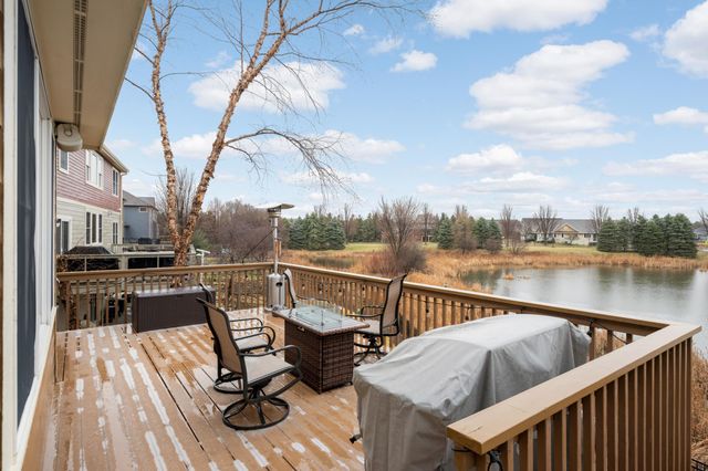 10590 Watersedge Lane, Woodbury, MN 55129