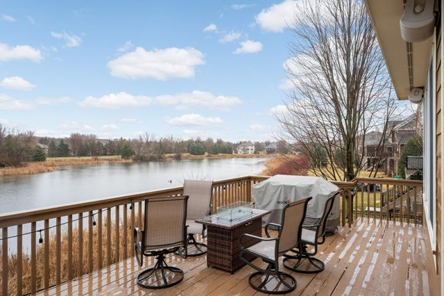 10590 Watersedge Lane, Woodbury, MN 55129