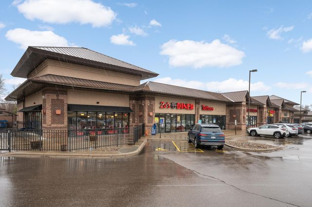 10590 Watersedge Lane, Woodbury, MN 55129