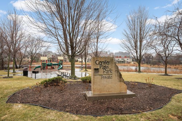 10590 Watersedge Lane, Woodbury, MN 55129