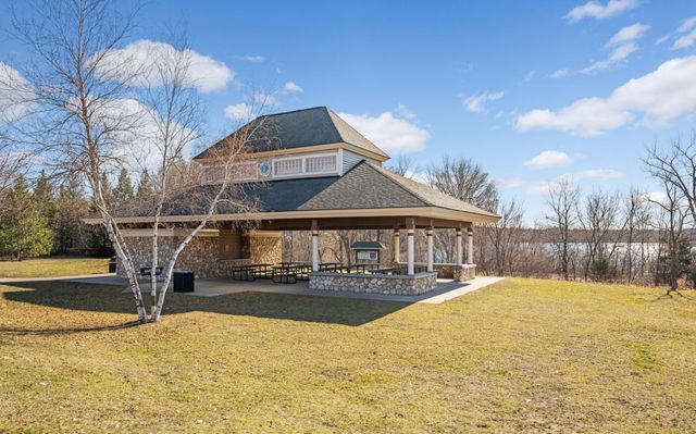 10590 Watersedge Lane, Woodbury, MN 55129