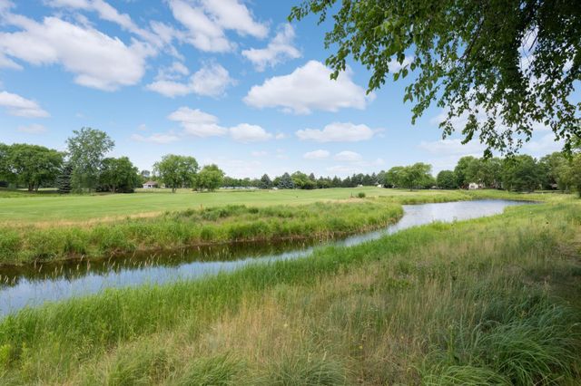 10590 Watersedge Lane, Woodbury, MN 55129