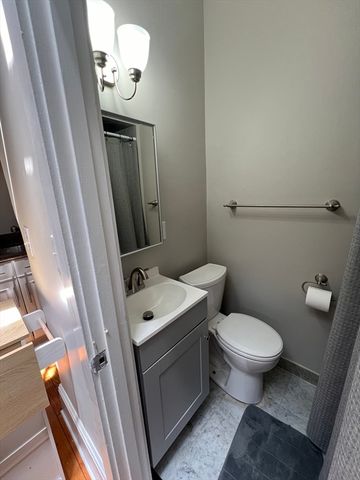 141 Arlington St 6, Boston, MA 02116