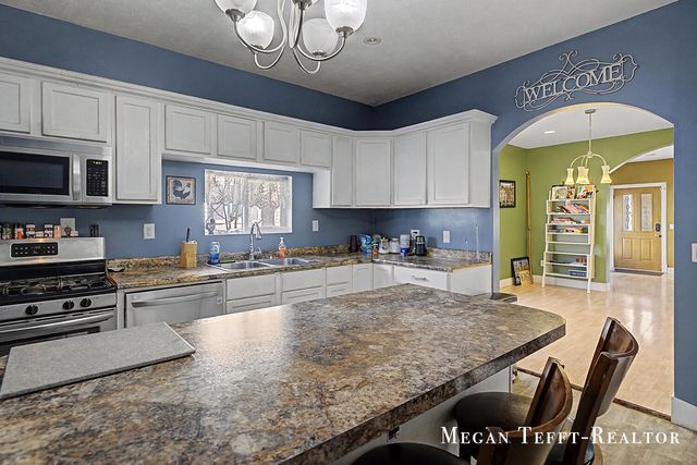 1113 Alpine Avenue NW, Grand Rapids, MI 49504