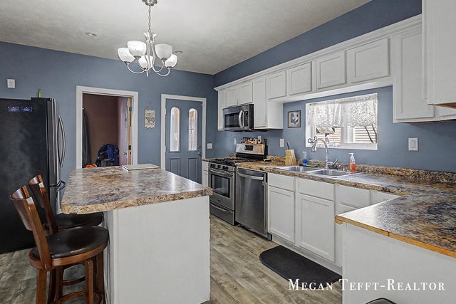 1113 Alpine Avenue NW, Grand Rapids, MI 49504