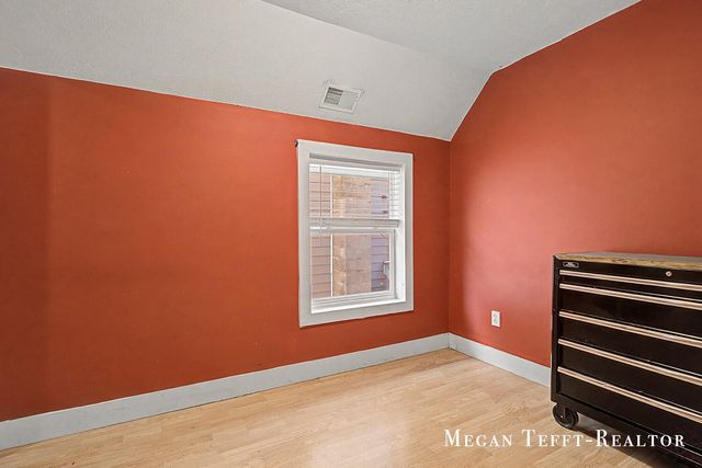 1113 Alpine Avenue NW, Grand Rapids, MI 49504