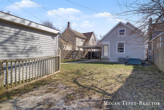 1113 Alpine Avenue NW, Grand Rapids, MI 49504