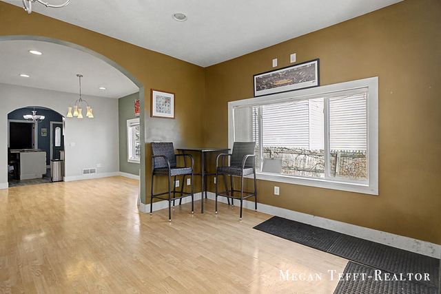 1113 Alpine Avenue NW, Grand Rapids, MI 49504