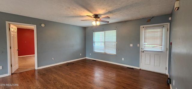 720 N Country Lane, Kodak, TN 37764