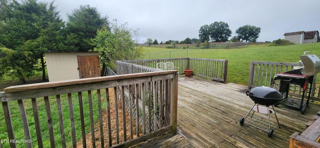 720 N Country Lane, Kodak, TN 37764