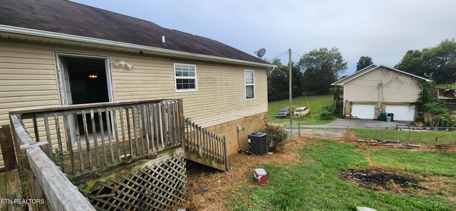 720 N Country Lane, Kodak, TN 37764