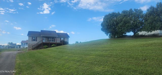 720 N Country Lane, Kodak, TN 37764