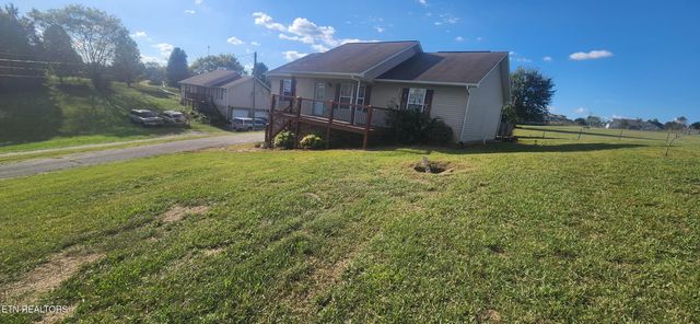 720 N Country Lane, Kodak, TN 37764